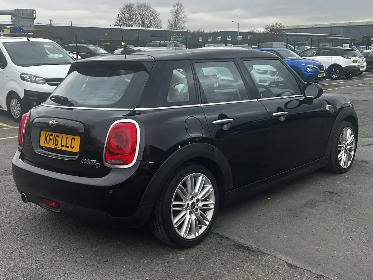 Used Mini Cooper D Hatch 116 HP (85 kW) 2016 Black Hatchback