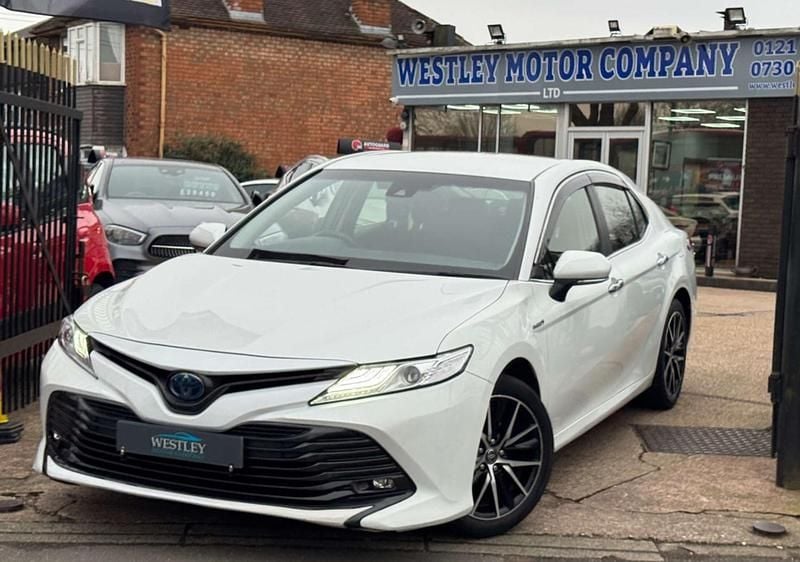 Used Toyota Camry Design 218 HP (160 kW) 2025 White Sedan