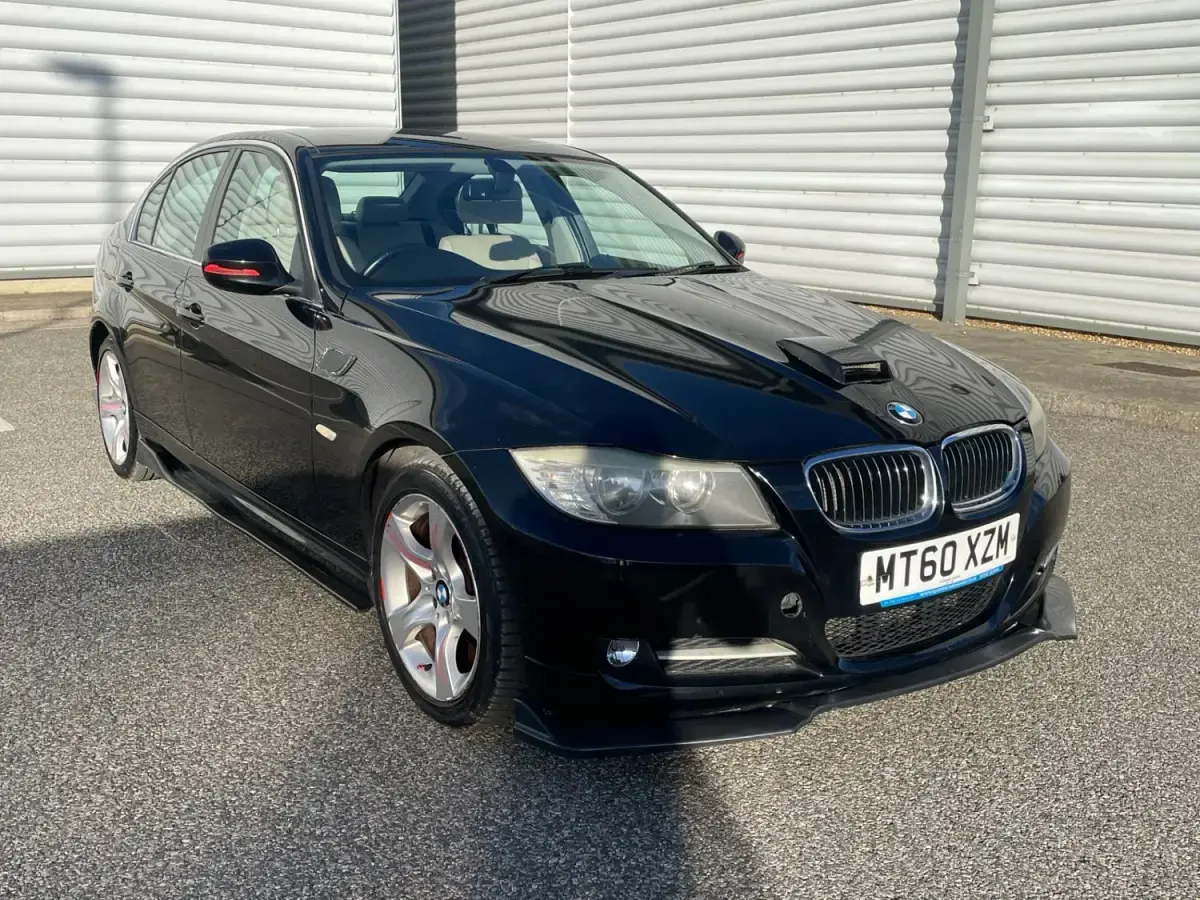 Używany BMW 320 Exclusive 2011 Czarny Sedan/Limuzyna