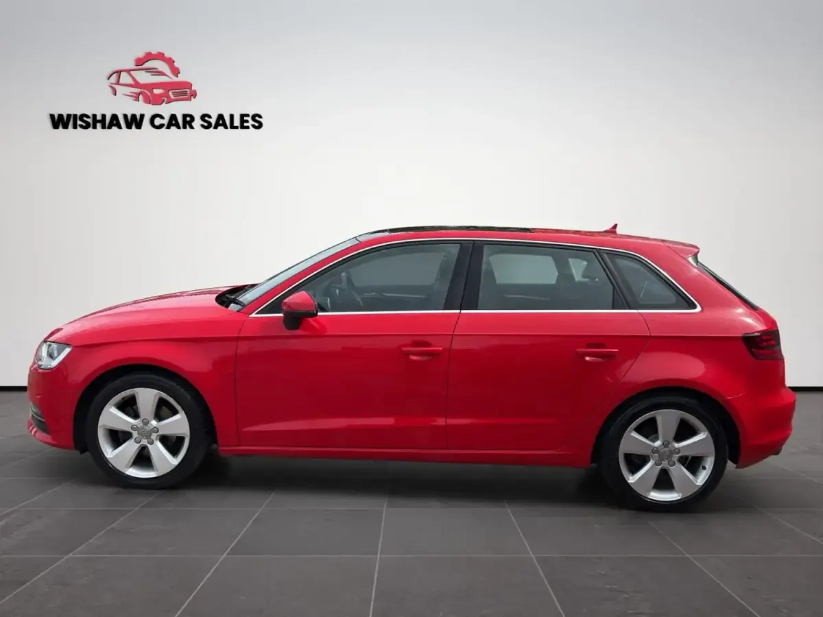 Begagnad Audi A3 Sport 125 HK (91 kW) 2014 Röd Halvkombi