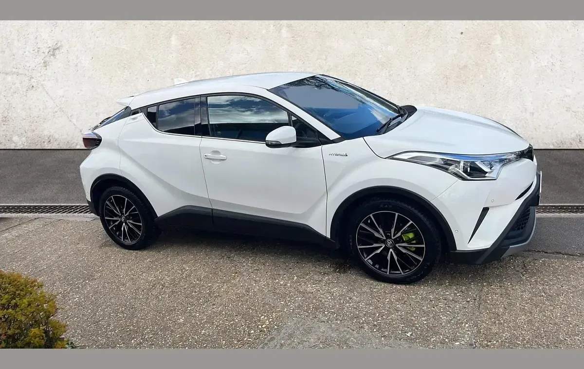 Used Toyota C-HR 122 HP (89 kW) 2019 White SUV