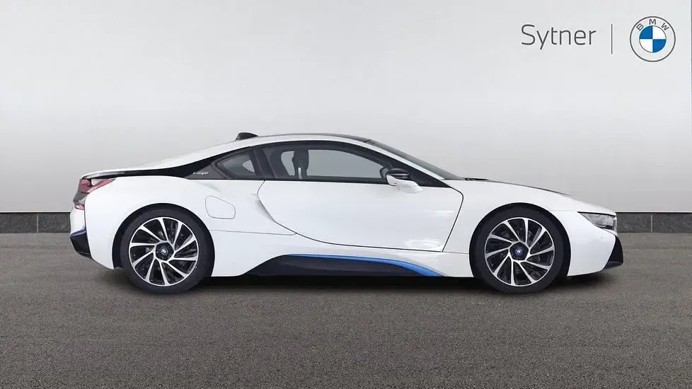 Used BMW i8 Comfort Edition 369 HP (271 kW) 2019 White Coupe