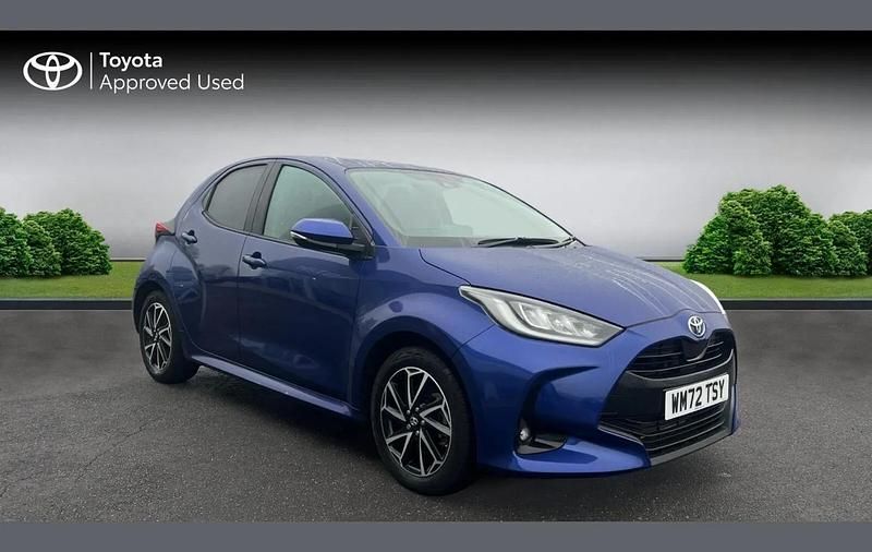 Used Toyota Yaris Hybrid Design 116 HP (85 kW) 2023 Blue Hatchback