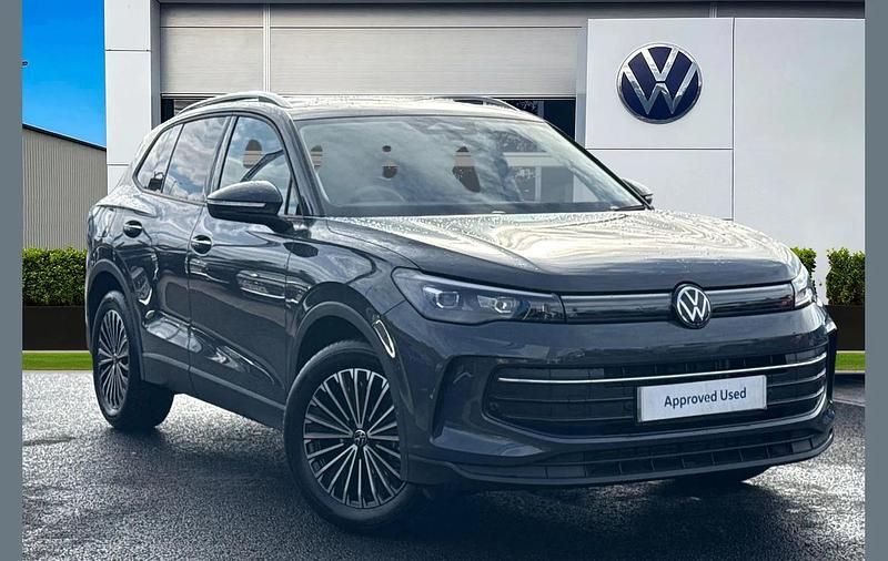 Grey Used 2025 VW Tiguan Match SUV | £30,990 (A bit pricey) - Image 1/4