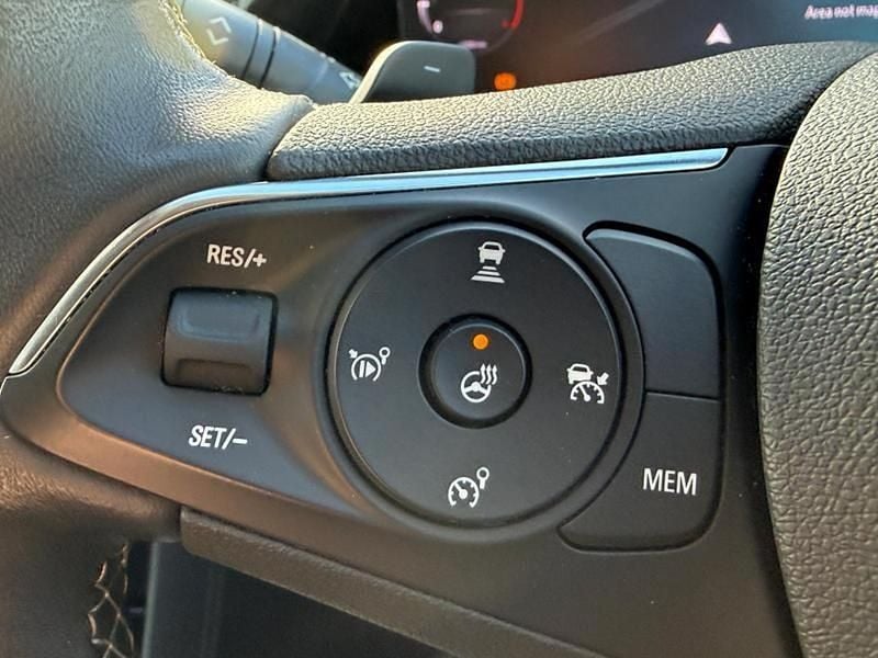 Used Vauxhall Grandland X Ultimate 128 HP (94 kW) 2023 White SUV