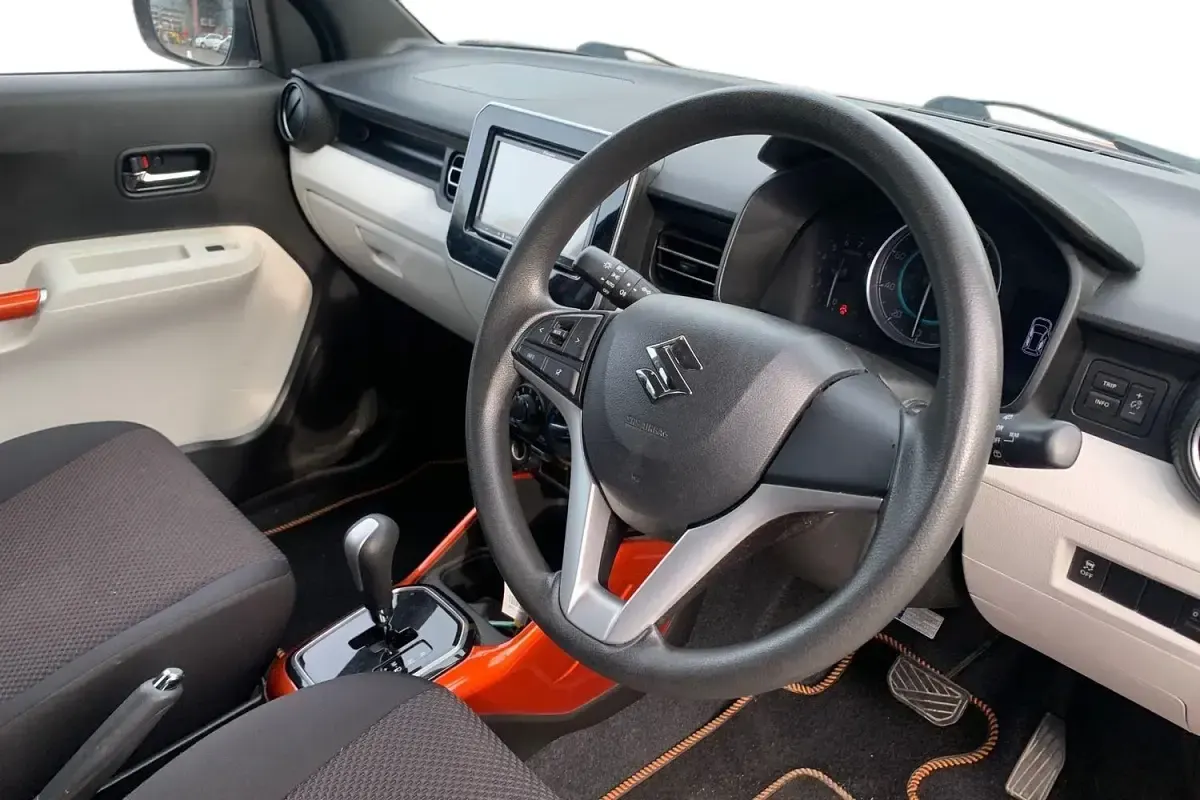 Używany Suzuki Ignis SZ-T 90 KM (66 kW) 2017 Pomarańczowy SUV