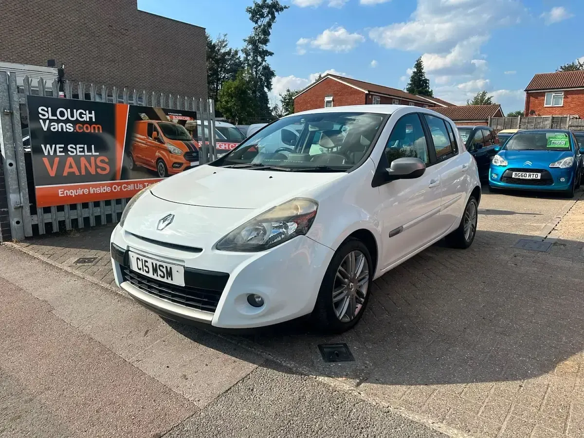 Used Renault Clio Dynamique 2012 White Hatchback