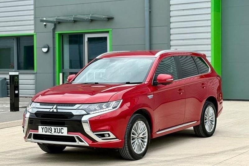 Used 2019 Mitsubishi Outlander P-HEV | £11,995 (Good price) - Image 1/1