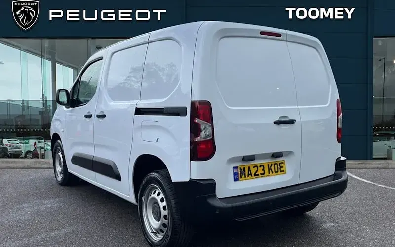 Used Peugeot Partner Premium 102 HP (75 kW) 2023 White MPV