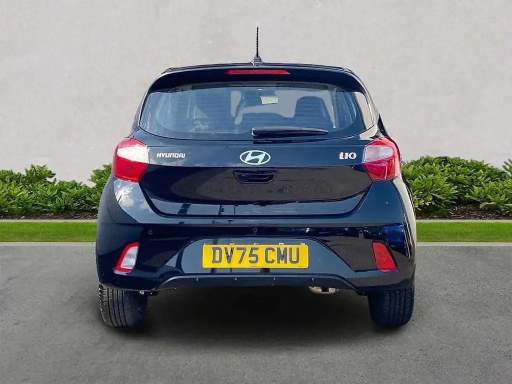 Used Hyundai i10 Advanced 63 HP (46 kW) 2025 Black Hatchback