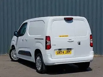 Used Vauxhall Combo 100 HP (73 kW) 2024 White MPV