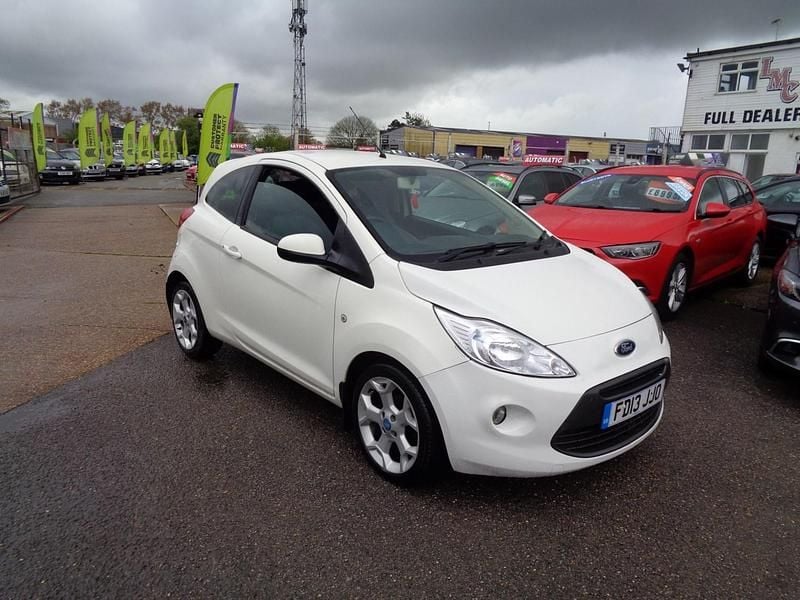 Used Ford Ka Zetec 69 HP (50 kW) 2013 White Hatchback