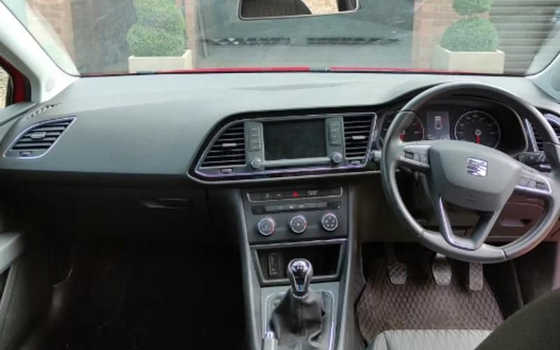 Used Seat Leon Sport 110 HP (80 kW) 2016 Red Estate