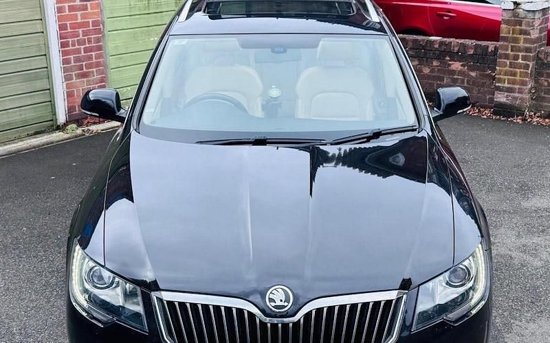 Used Skoda Superb Elegance 260 HP (191 kW) 2015 Estate