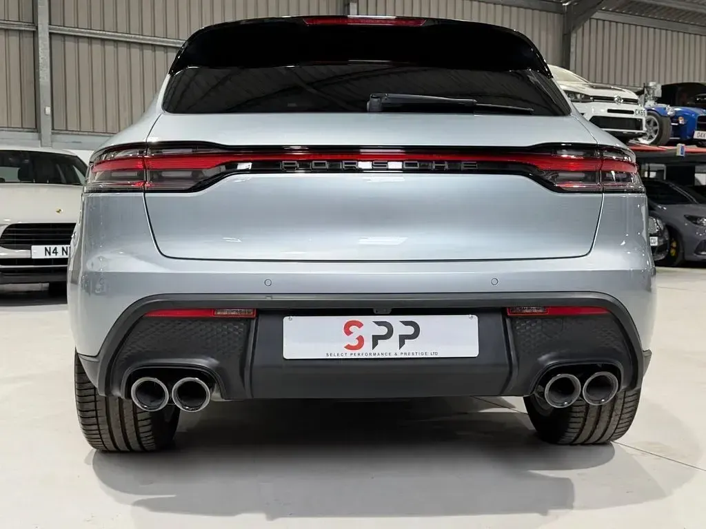 Used Porsche Macan 265 HP (194 kW) 2023 Silver SUV