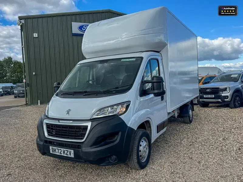 Second-hand Peugeot Boxer 140 CP (102 kW) 2022 Alb Van