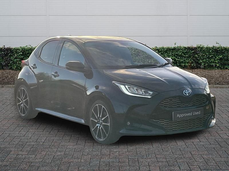 Black Used 2023 Toyota Yaris Hybrid Sport Hatchback | £19,795 (Fair price) - Image 1/4
