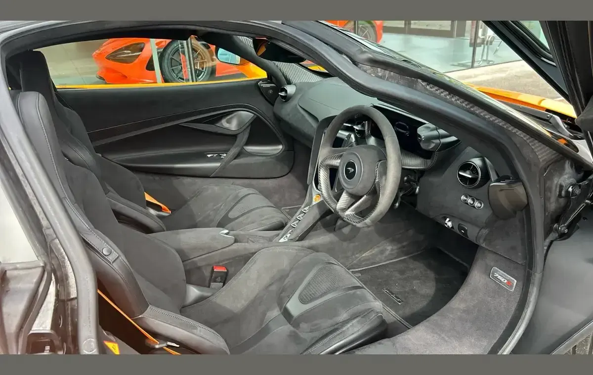Used Porsche 911S 740 HP (544 kW) 2019 Orange Cabriolet