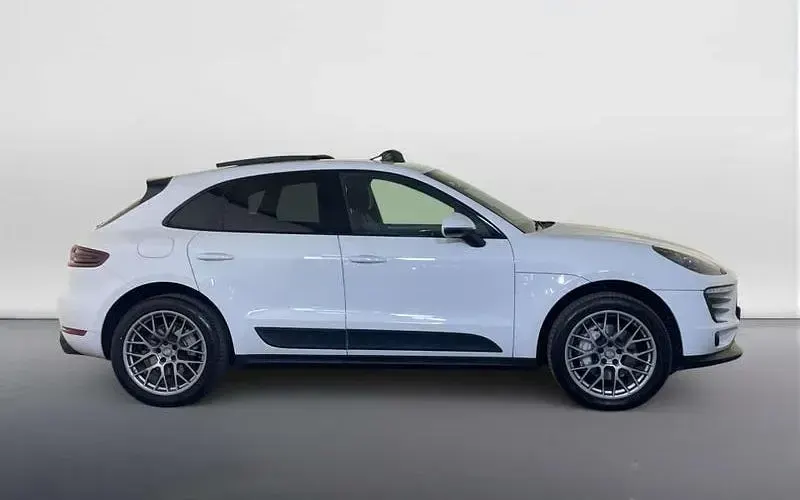 Used Porsche Macan 345 HP (253 kW) 2017 White SUV