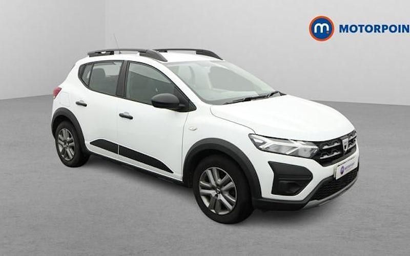 Used Dacia Sandero Essentiel 91 HP (66 kW) 2021 White Hatchback