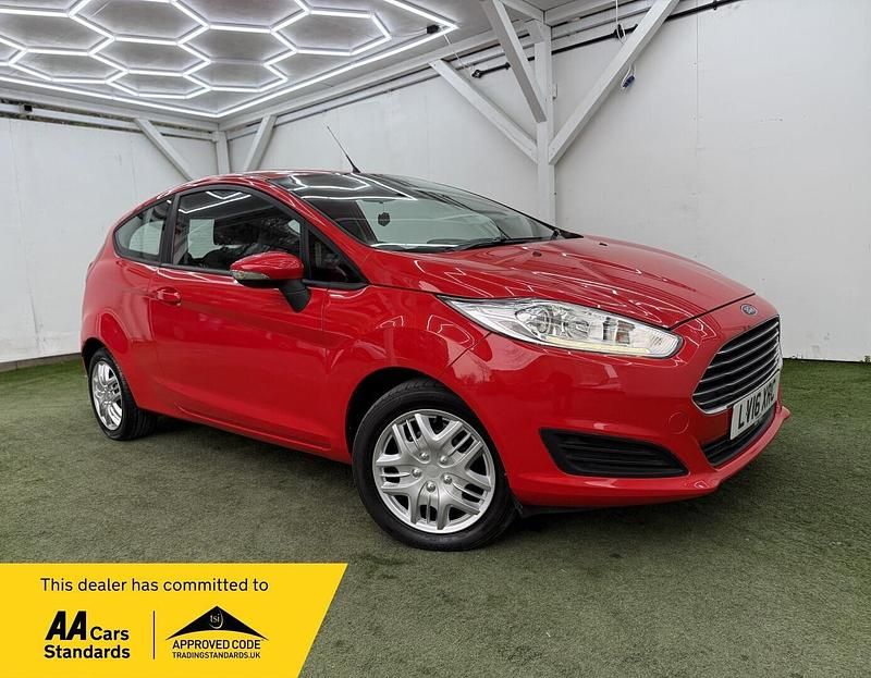 Used Ford Fiesta Style 82 HP (60 kW) 2016 Red Hatchback