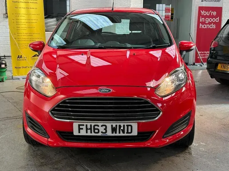 Used Ford Fiesta Style 82 HP (60 kW) 2014 Red Hatchback