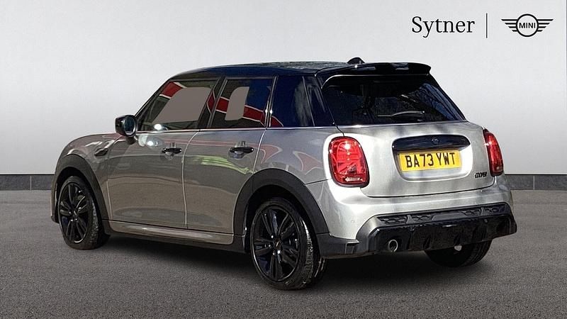 Used Mini Cooper Hatch 134 HP (98 kW) 2023 Silver Hatchback