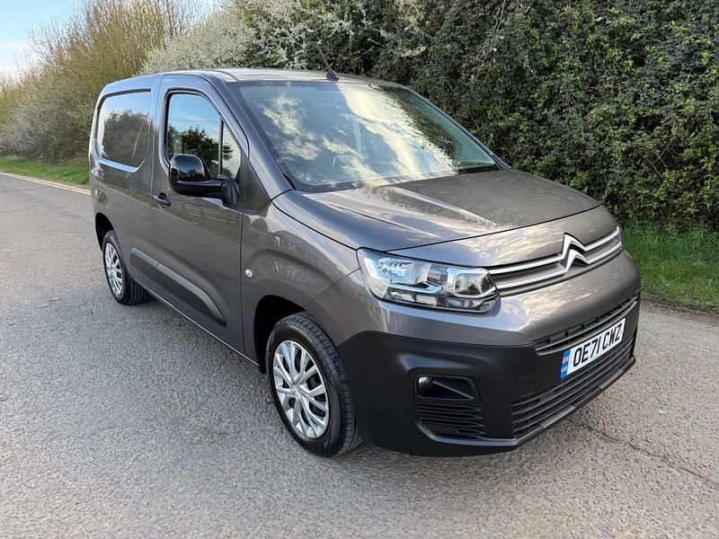 Used Citroën Berlingo 100 HP (73 kW) 2021 Grey MPV