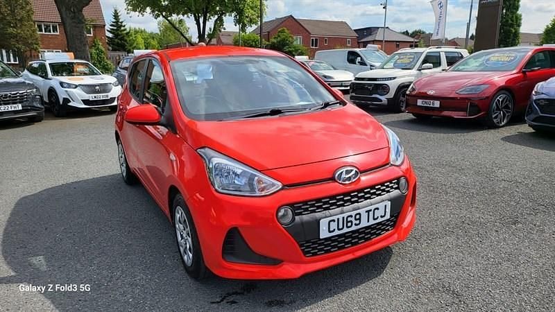 Red Used 2019 Hyundai i10 SE Hatchback | £9,368 (Fair price) - Image 1/4