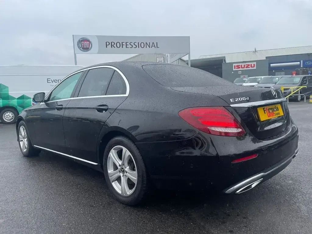 Used Mercedes E200 SE 150 HP (110 kW) 2017 Black Sedan
