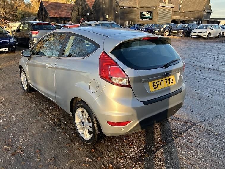 Used Ford Fiesta Zetec 82 HP (60 kW) 2017 Silver Hatchback