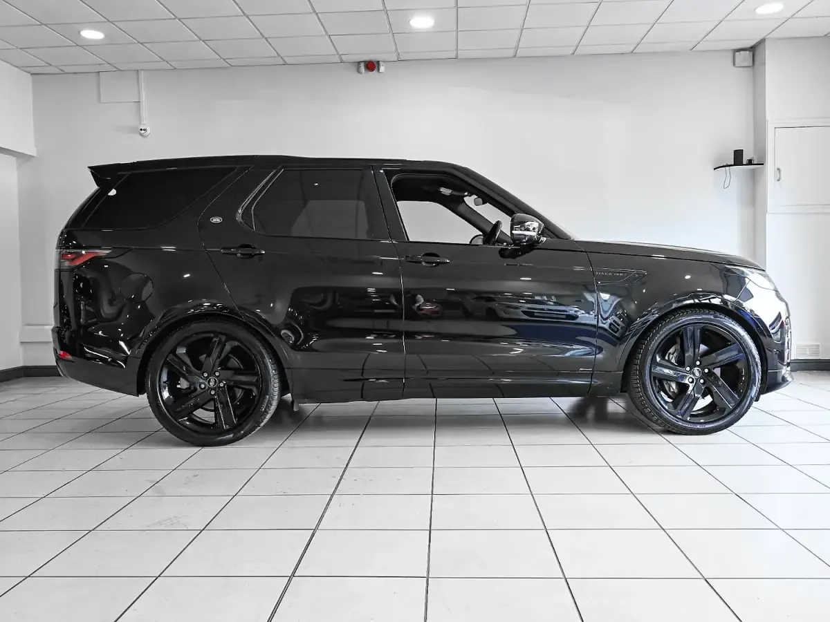 Used Land Rover Discovery HSE Dynamic 2023 Black SUV