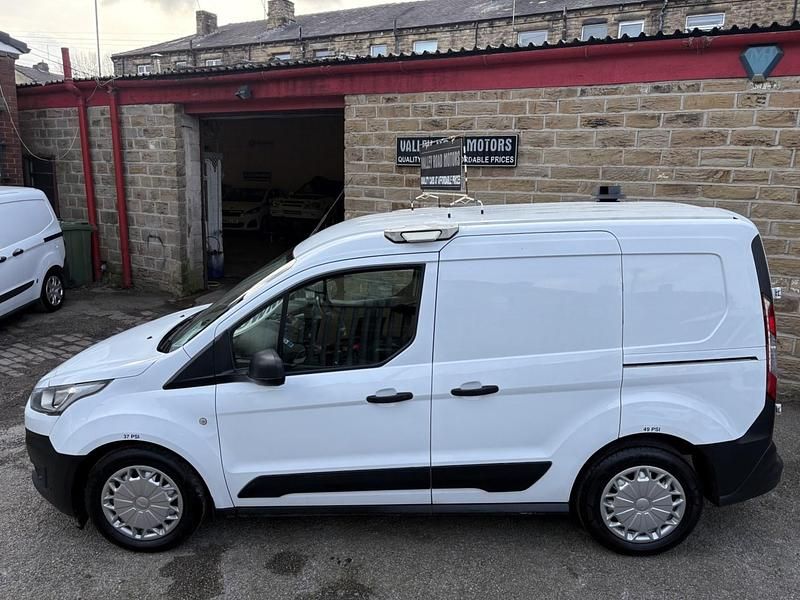 Used Ford Transit Connect 100 HP (73 kW) 2018 White MPV