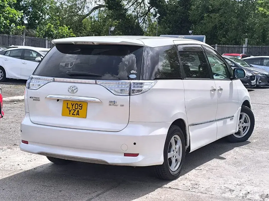 Used Toyota Estima Hybrid 2009 White MPV
