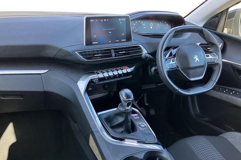 Used Peugeot 5008 Active Premium 130 HP (95 kW) 2022 Grey SUV