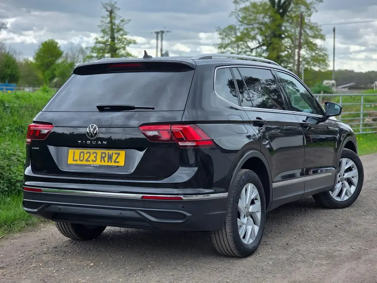 Używany VW Tiguan Allspace Life 150 KM (110 kW) 2023 Czarny SUV