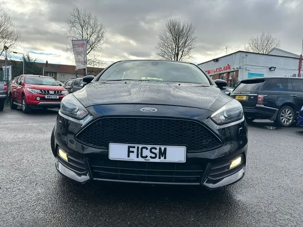 Used Ford Focus ST 185 HP (136 kW) 2015 Black Hatchback