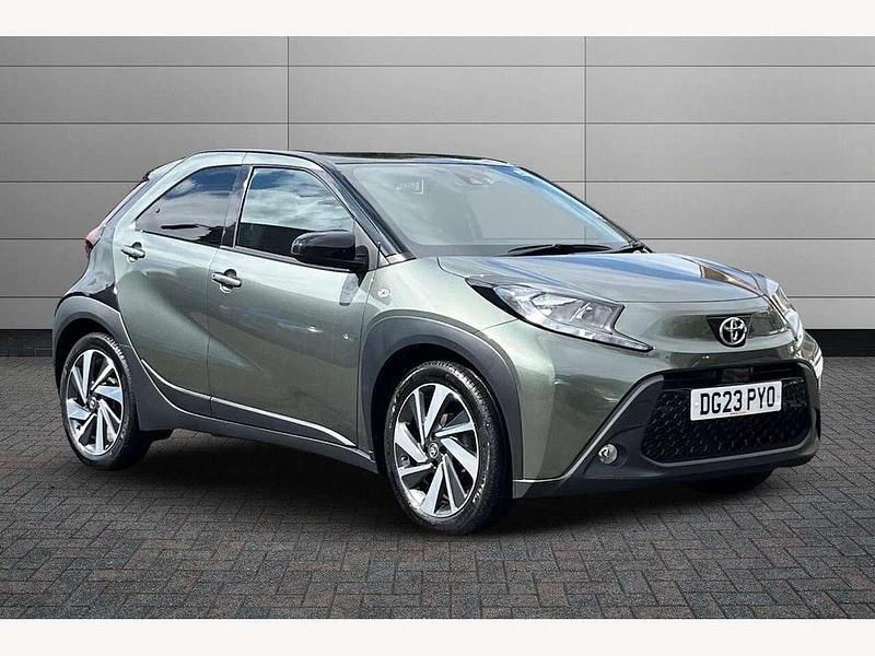 Green Used 2023 Toyota Aygo Hatchback | £13,950 (Fair price) - Image 1/4