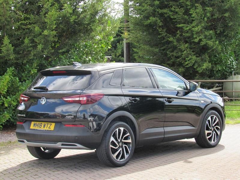 Used Vauxhall Grandland X Elite 130 HP (95 kW) 2018 Black SUV