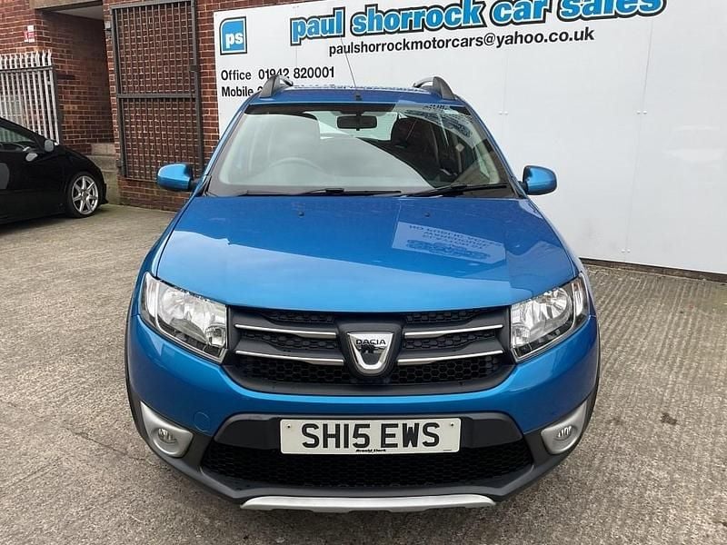 Used Dacia Sandero Lauréate 90 HP (66 kW) 2015 Blue Hatchback