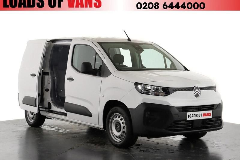 White New 2025 Citroën Berlingo MPV | £18,499 (Expensive) - Image 1/4