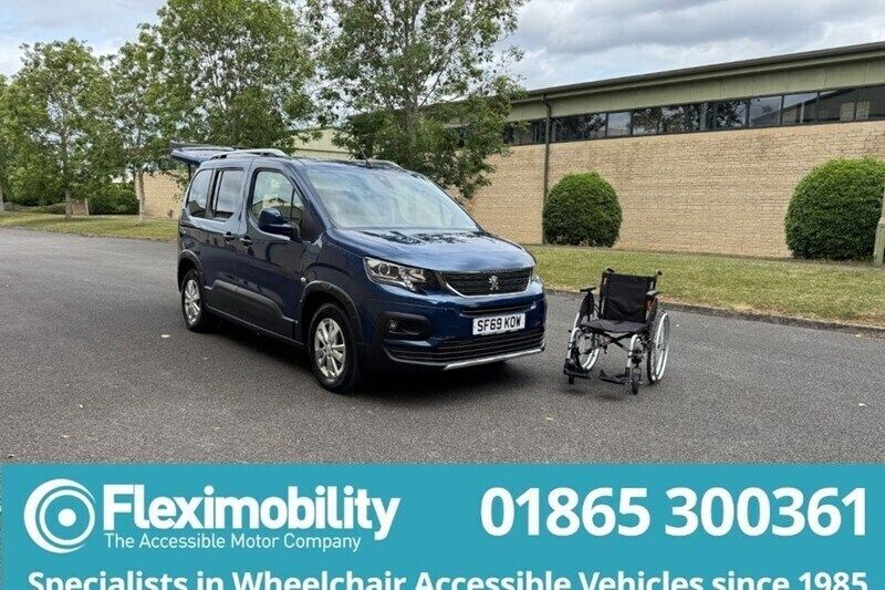 Blue Used 2020 Peugeot Rifter Allure MPV | £10,950 (Good price) - Image 1/1