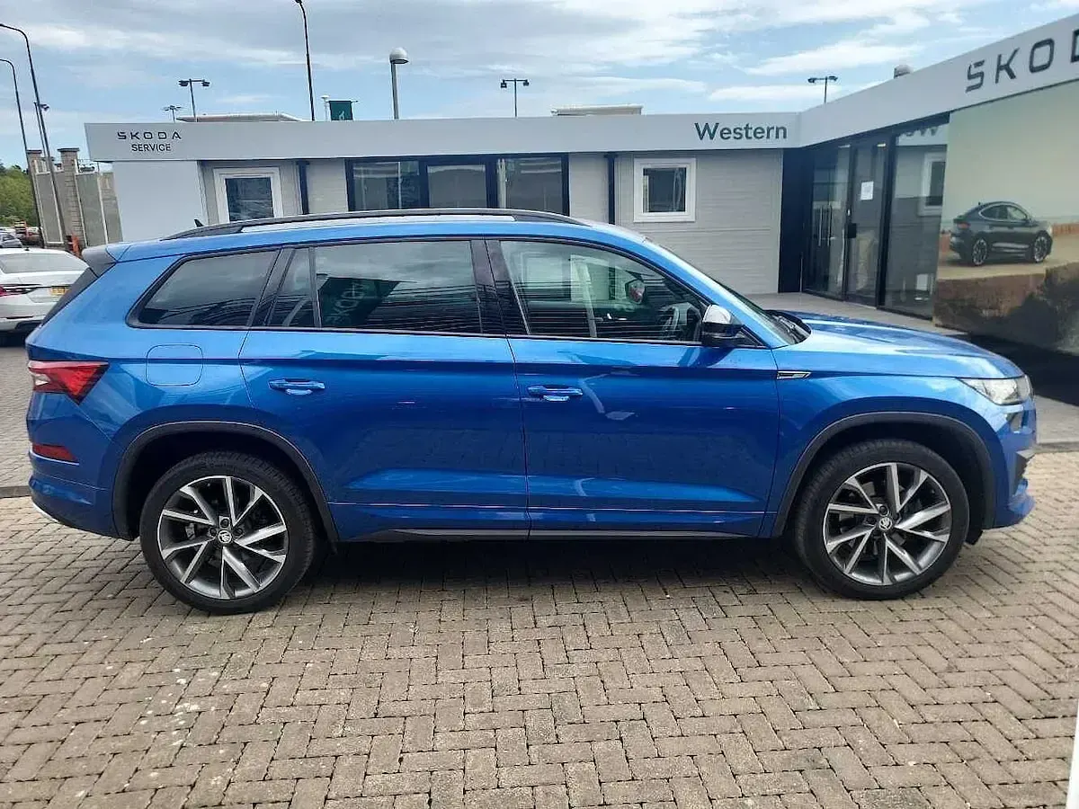 Used Skoda Kodiaq SportLine 147 HP (108 kW) 2024 Race blue metallic SUV