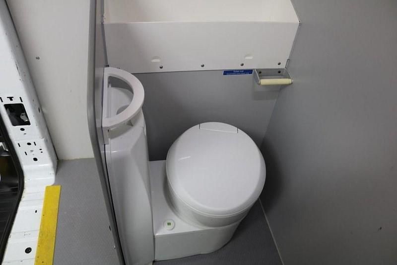 Image 3/4
