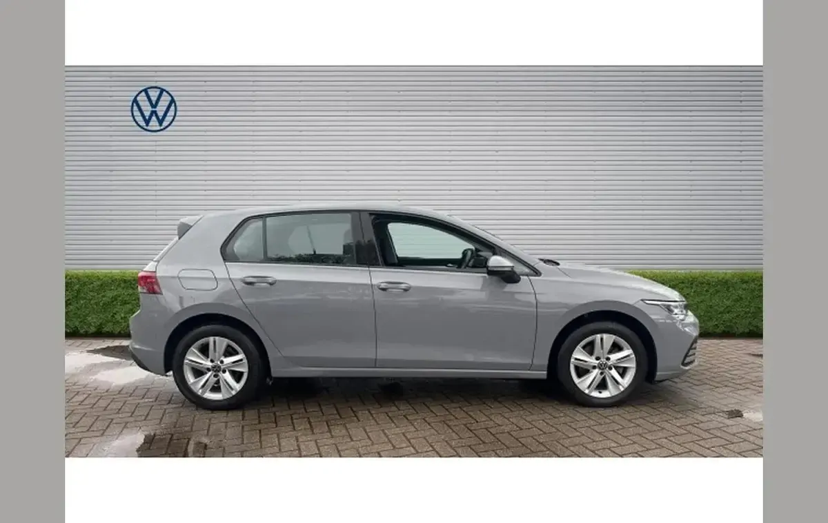 Used VW Golf VIII Life 110 HP (80 kW) 2022 Grey Hatchback
