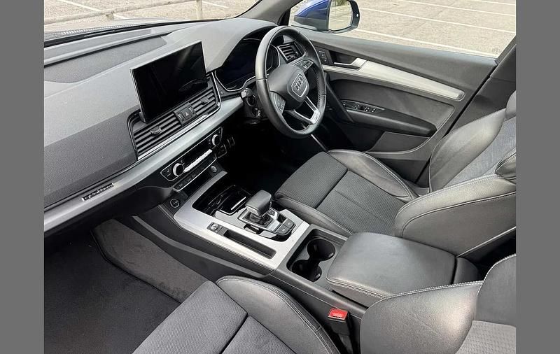 Used Audi Q5 S-Line 261 HP (191 kW) 2022 Blue SUV