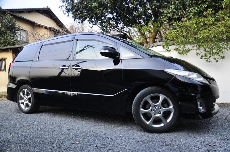 Begagnad Toyota Estima 2011 Svart Minibuss