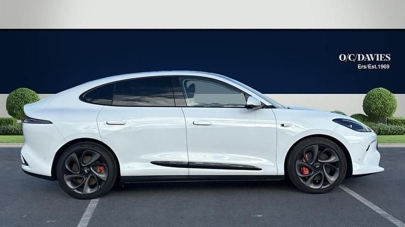 New MG IM6 553 kW (752 HP) 2025 White SUV