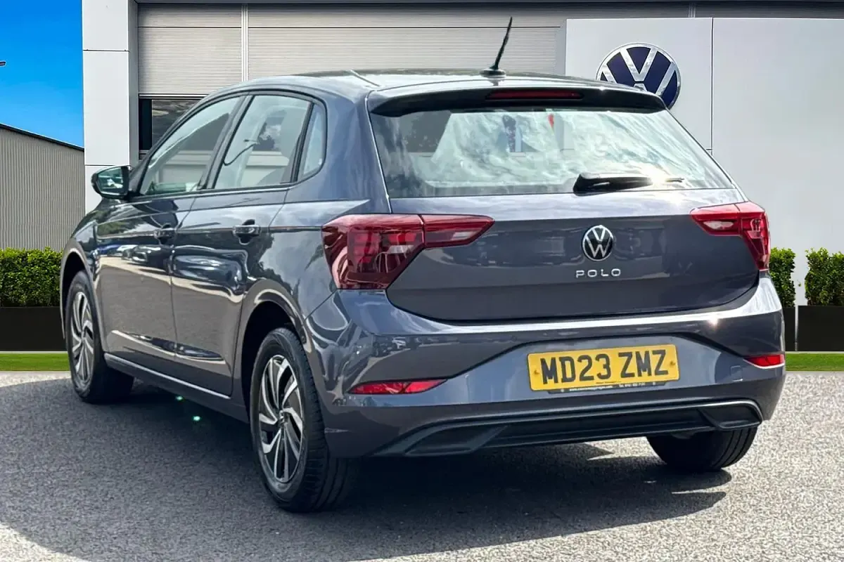 Used VW Polo Life 80 HP (58 kW) 2023 Grey Hatchback