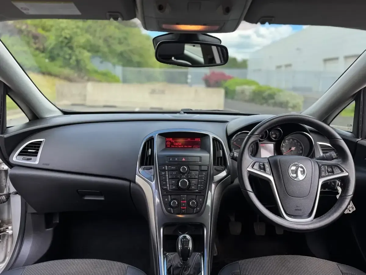 Used Vauxhall Astra 165 HP (121 kW) 2012 Silver Hatchback
